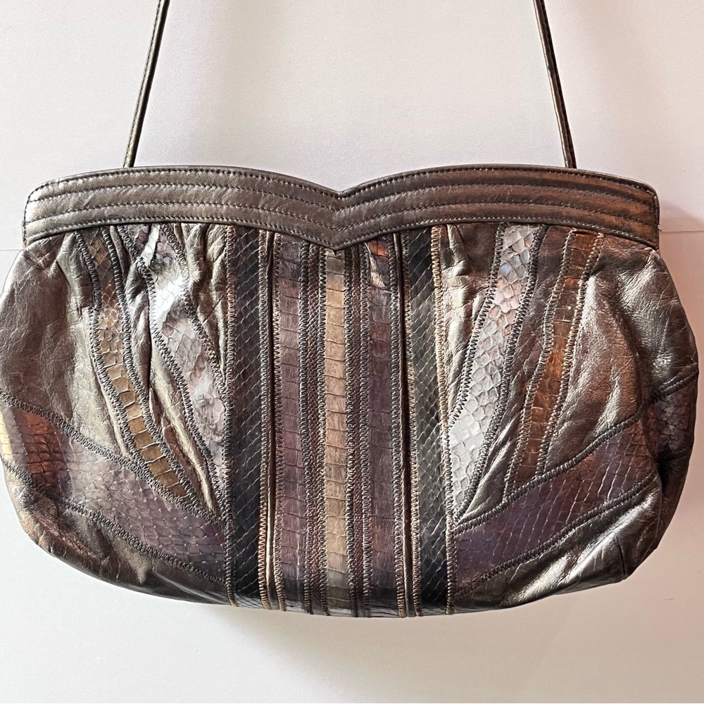 Vintage Venetto Metallic 80's clutch